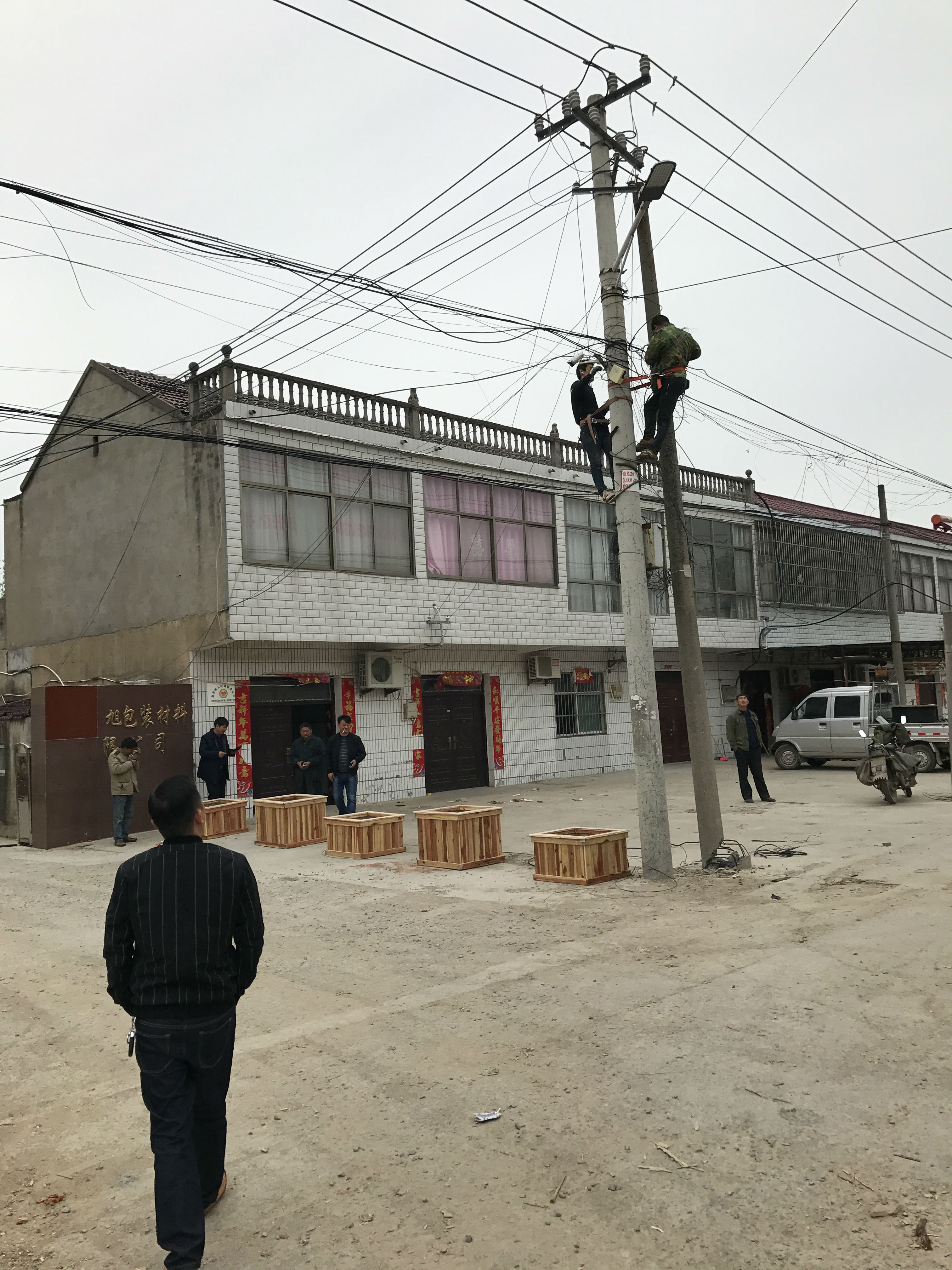 新集镇:及时排除道路安全隐患 - 灌南县人民政府